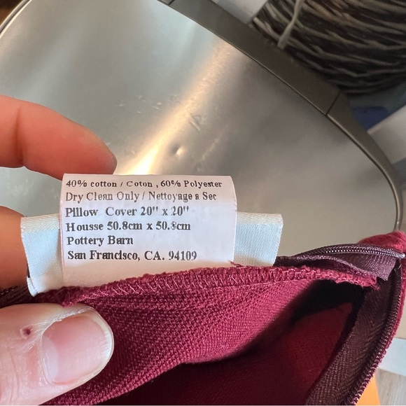 Pottery barn 18x18 pillow with insert, red velvet - Picture 4 of 5